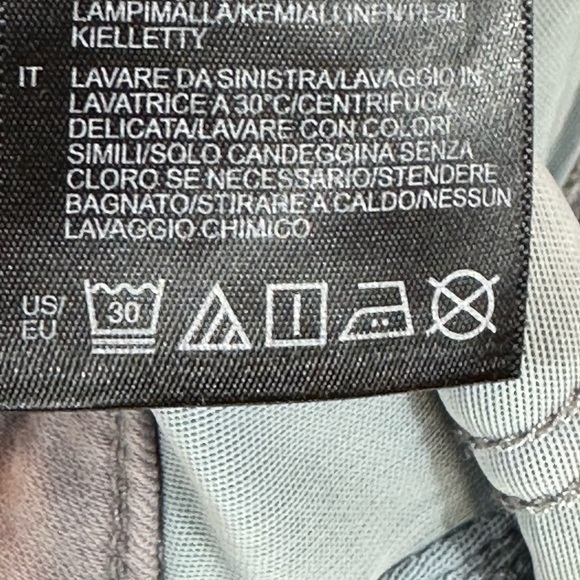 Curves 360 by NYDJ Slim Straight Ankle Jeans - Grey - size 28 - Picture 7 of 7